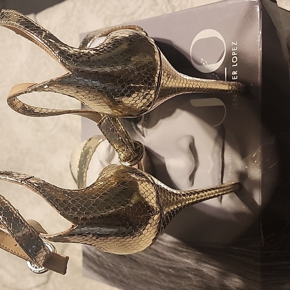 Jennifer Lopez Malika Heels in Champagne - Picture 5 of 10